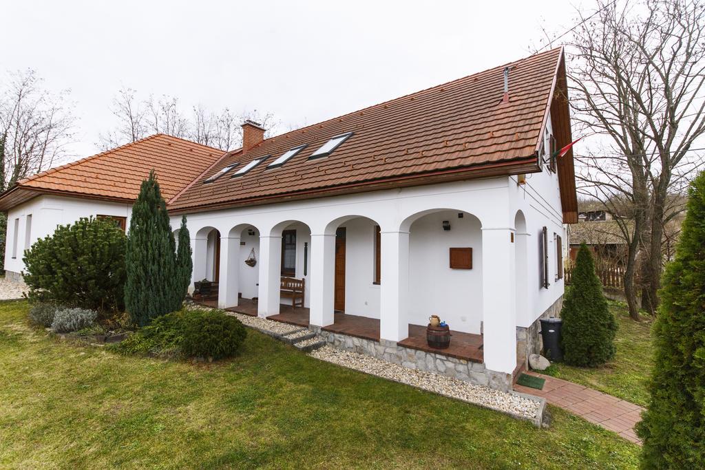 Ambitus-Haz Apartment Egerszalok Exterior photo